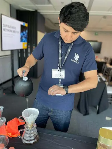 Práctica para aprender cómo catar un café en EMCEBAR
